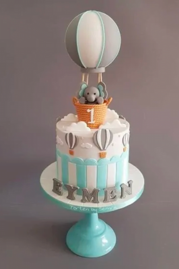 Air Balloon Birthday Cake Design